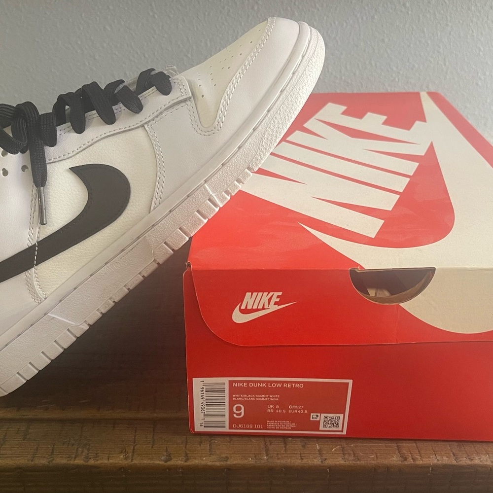 Men’s Size 9 Nike Dunk Low Retro White/Black/Summit White (reverse panda) EUC